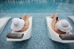 AEONIAN LUXURY SUITES