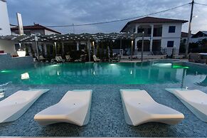 AEONIAN LUXURY SUITES