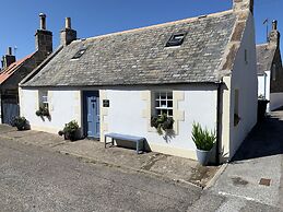 Zen Cottage, Seatown, Cullen