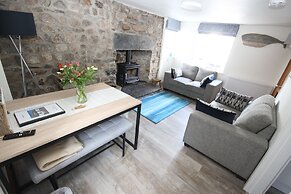 Zen Cottage, Seatown, Cullen