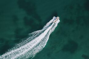 Brown Beach Chalkida Kosher Resort, a member of Brown Hotels