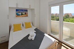 Sunny apartment with a Private Pool