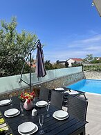 Sunny apartment with a Private Pool