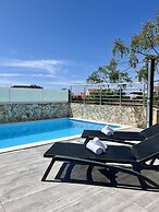 Sunny apartment with a Private Pool