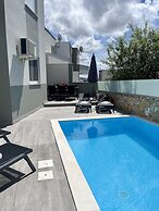 Sunny apartment with a Private Pool