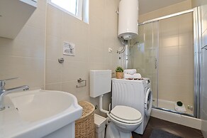 Sunny apartment with a Private Pool