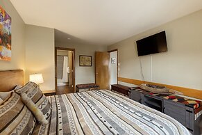 309 Snowdance Manor 2 Bedroom Condo by RedAwning