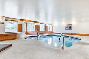 309 Snowdance Manor 2 Bedroom Condo by RedAwning