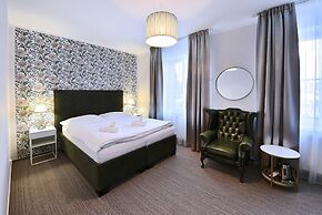 APLEND Hotel Lujza Major