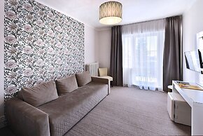 APLEND Hotel Lujza Major