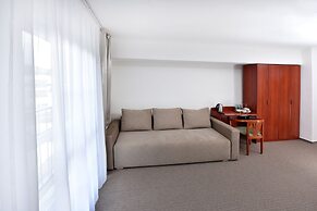 APLEND Hotel Lujza Major