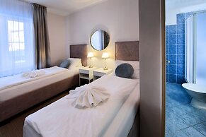 APLEND Hotel Lujza Major