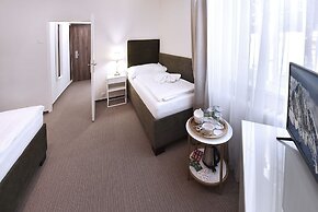 APLEND Hotel Lujza Major