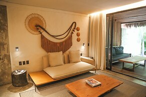 Makena Hotel