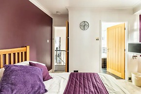 Camaraderie Guest House