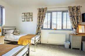 Camaraderie Guest House