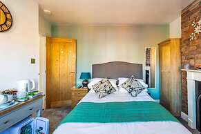 Camaraderie Guest House