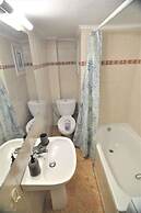 Zennova 4 Vintage City Center Apt