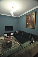 Zennova 4 Vintage City Center Apt