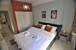 Zennova 4 Vintage City Center Apt