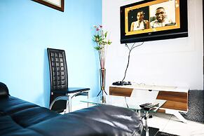 1 Bed Studio Sleeps 2 - Canal Views, Balcony, Wifi
