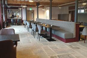 Buck - En-suite Room in Canalside Guesthouse