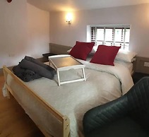 Sparks - Family Suite in Canalside Guesthouse