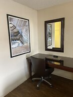 Great Western Inn & Suites - Saginaw