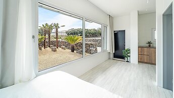 Jeju Themoon Poolvilla