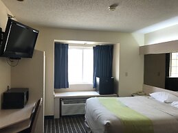 Chadron Inn & Suites