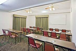 Norwood Inn & Suites Merrillville