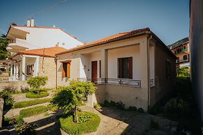 Kalavrita downtown 3 bedroom house for 6 pers