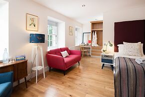 Mill House - self catering sleeps 10