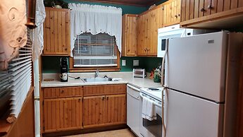 Cozy Creek Cottages