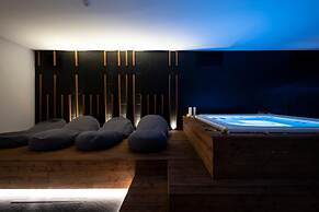 Alkamuri Posh Hotel Spa - 101 Suite Deluxe