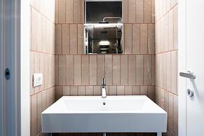 Alkamuri Posh Hotel Spa - 102 Suite Deluxe