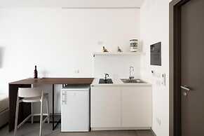 Alkamuri Posh Hotel Spa - 104 Suite Deluxe