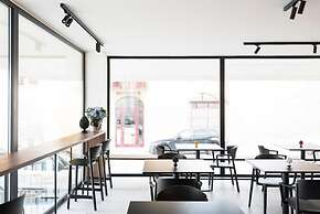 Alkamuri Posh Hotel Spa - 106 Suite Deluxe