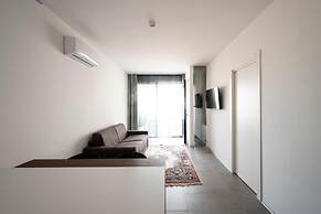 Alkamuri Posh Hotel Spa 107 Jacuzzi Suite