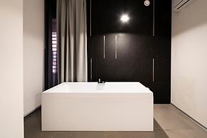 Alkamuri Posh Hotel Spa 107 Jacuzzi Suite