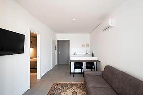 Alkamuri Posh Hotel Spa 107 Jacuzzi Suite