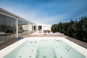 Alkamuri Posh Hotel Spa 107 Jacuzzi Suite