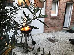 Charming 2-bedroom Home & Garden