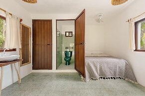 Yaxchen Tulum Cabañas & Cenote