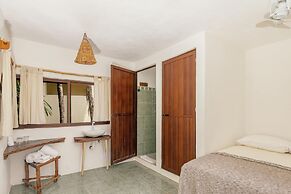 Yaxchen Tulum Cabañas & Cenote