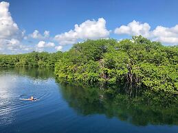 Yaxchen Tulum Cabañas & Cenote