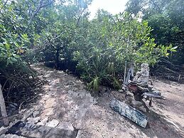 Yaxchen Tulum Cabañas & Cenote