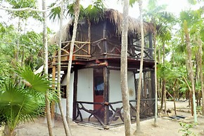 Yaxchen Tulum Cabañas & Cenote