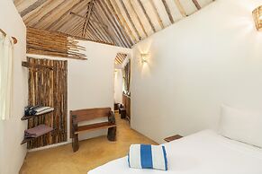 Yaxchen Tulum Cabañas & Cenote