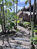 Yaxchen Tulum Cabañas & Cenote